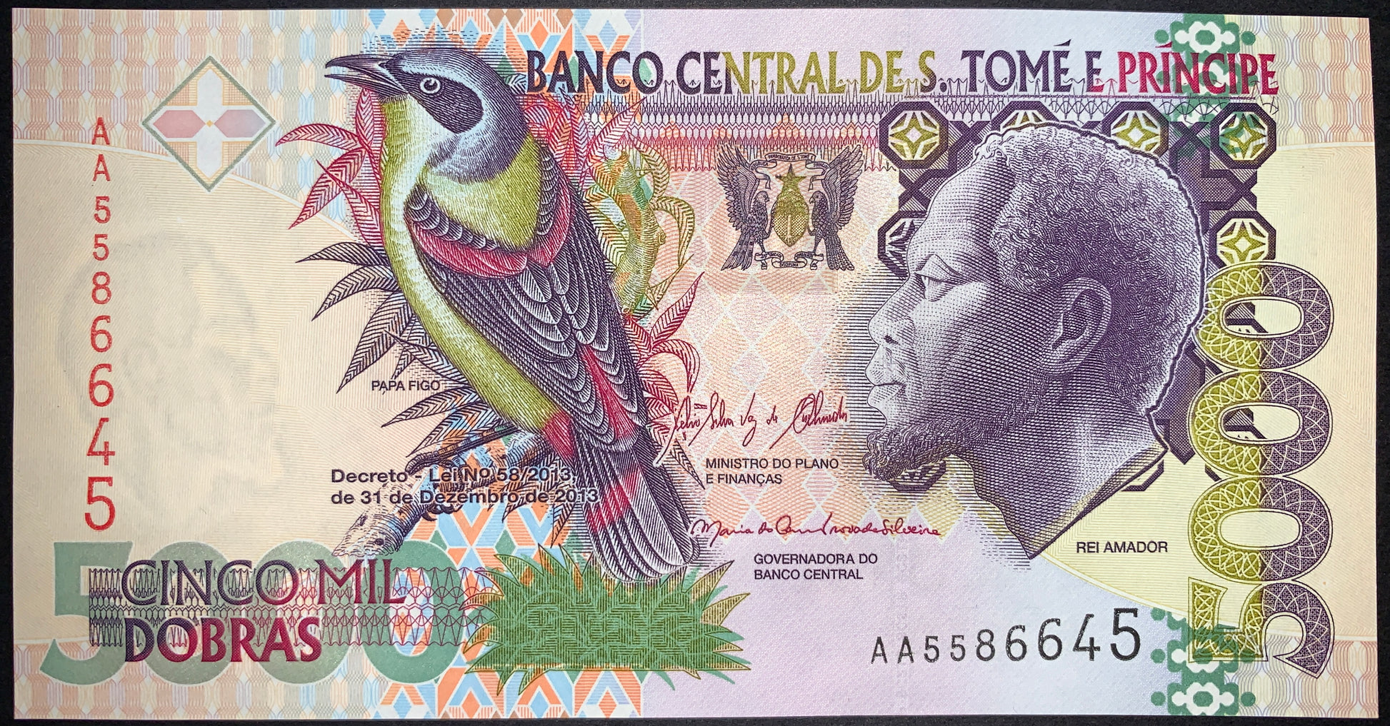 front of São Tomé & Príncipe 5000 Dobras 2013 P-65d collectible african banknote