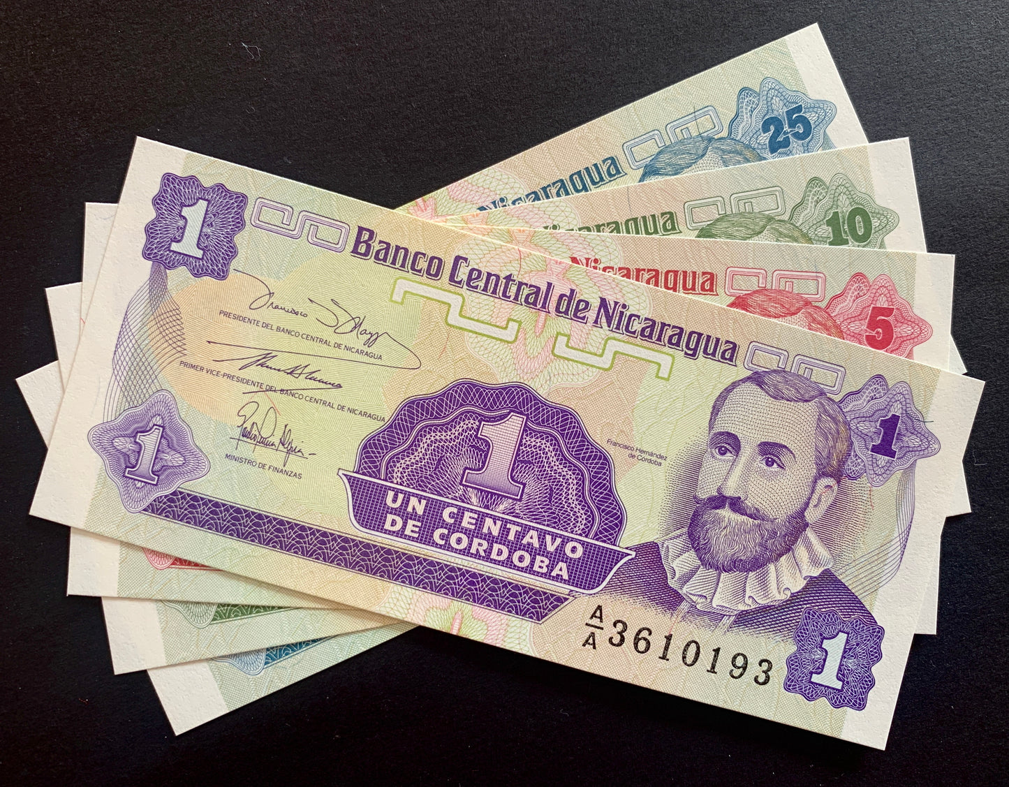 Nicaraguan UNC CentavoVintage  Banknote Bundle