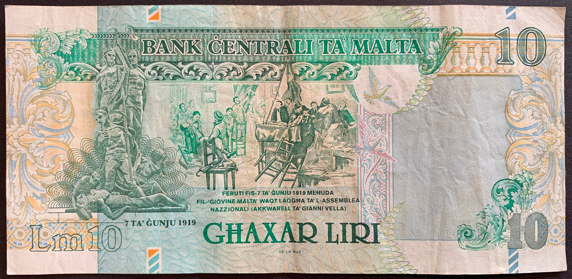 Malta 10 Liri ND (1999-2007) P-47c banknote with ww1 memorial and 1919 national assembly