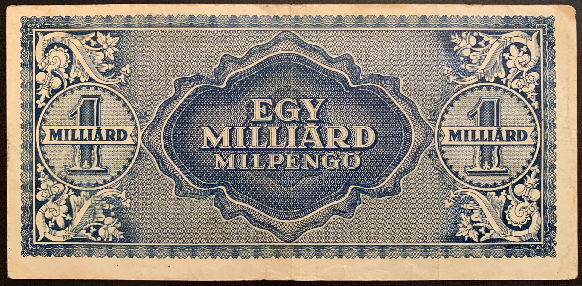 Hungary 1 000 000 000 Milpengő 1946 P-131 vintage hyperinflationary banknote 