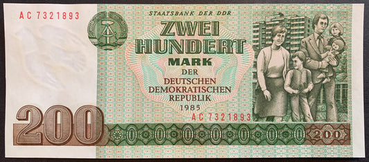 Germany, GDR 200 Mark 1985 P-32 UNC vintage banknote with family 