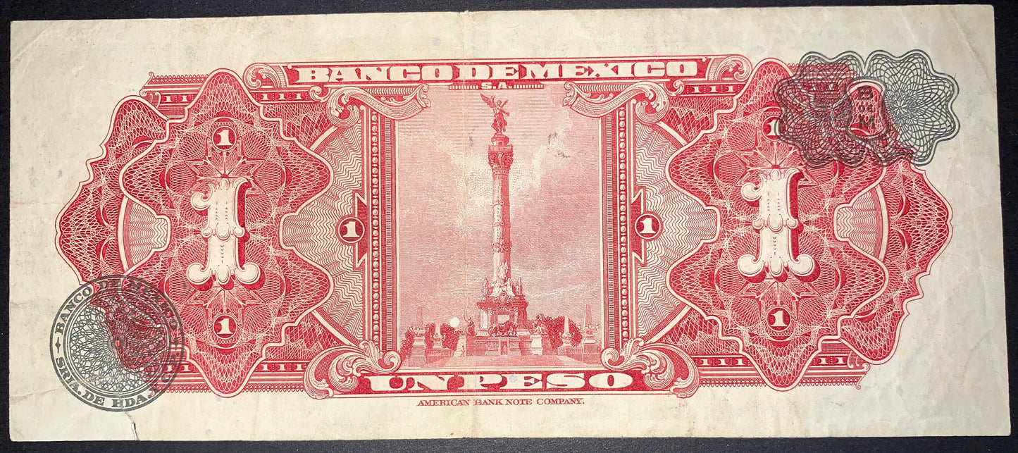 Reverse of an authentic Mexico 1 Peso banknote, 1967 issue, Pick P-59j. Features the iconic Angel of Independence monument in Mexico City surrounded by intricate red guilloche patterns, official seals, and ornate engraved details.