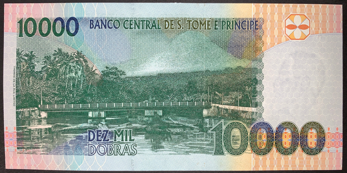 back of São Tomé and Príncipe 10000 Dobras 2013 P-66d collectible african banknote