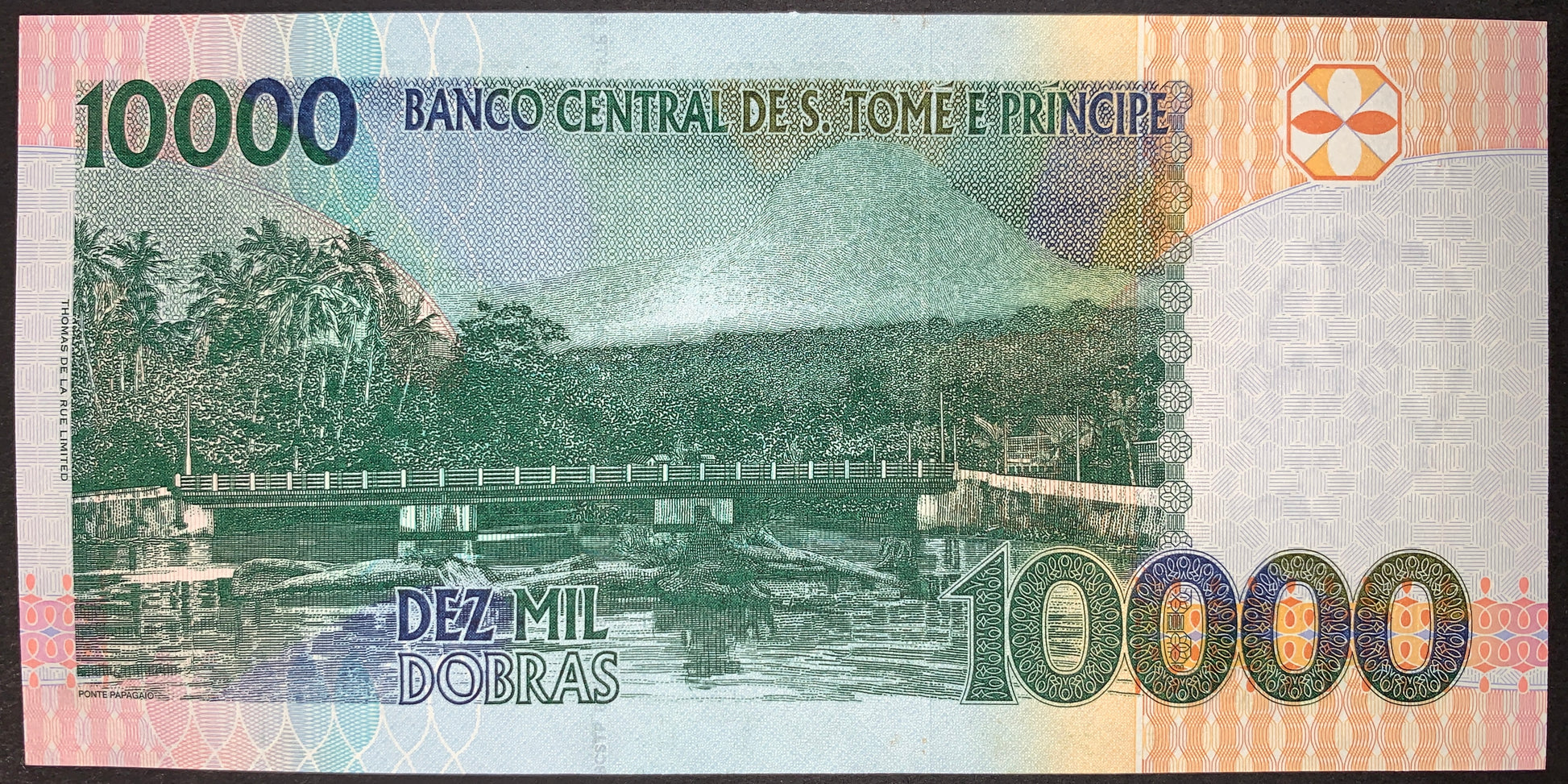 back of São Tomé and Príncipe 10000 Dobras 2013 P-66d collectible african banknote