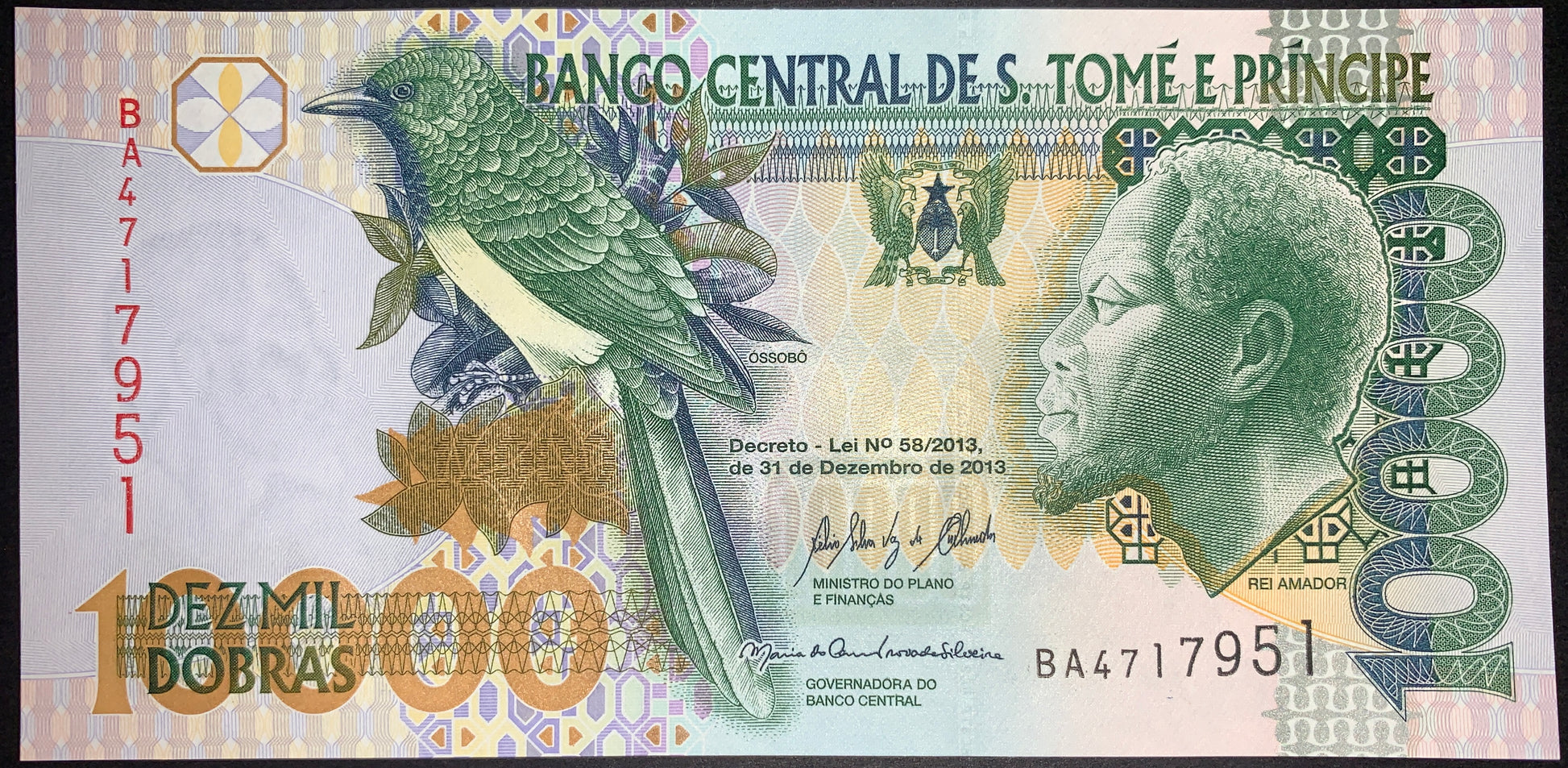front of São Tomé and Príncipe 10000 Dobras 2013 P-66d collectible afrcan banknote