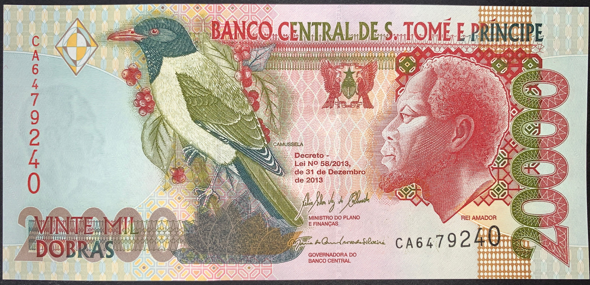 front of São Tomé and Príncipe 20000 Dobras 2013 P-67e collectible modern african banknote