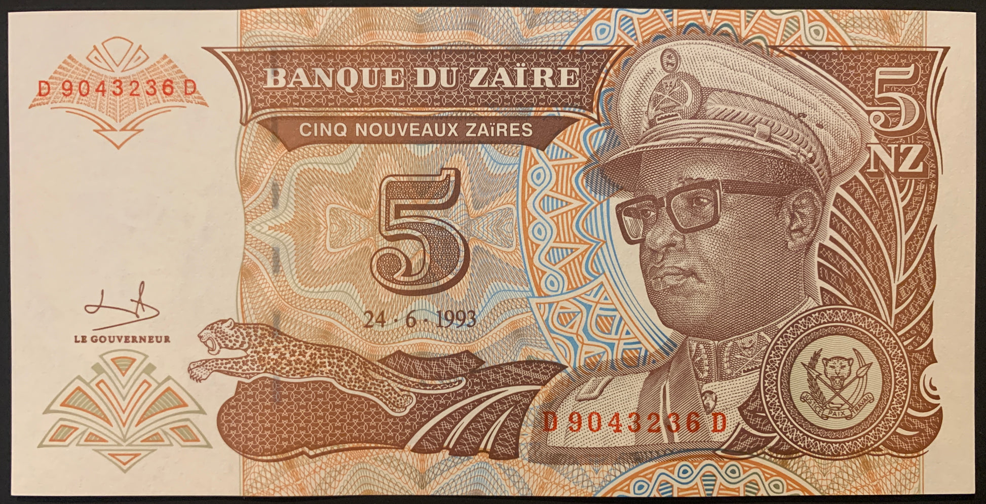 Zaire 5 Nouveaux Zaïres 1993 P-53 collectible banknote front with portrait of Mobutu Sese Seko and leaping leopard